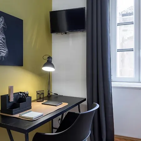 Nuovissimo Per 4 Ospiti + Wi-fi * Τεργέστη